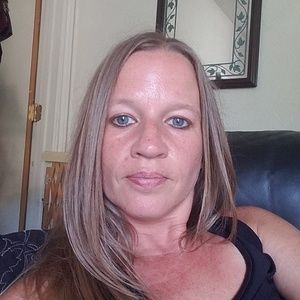 Meet your Posher, Lorie